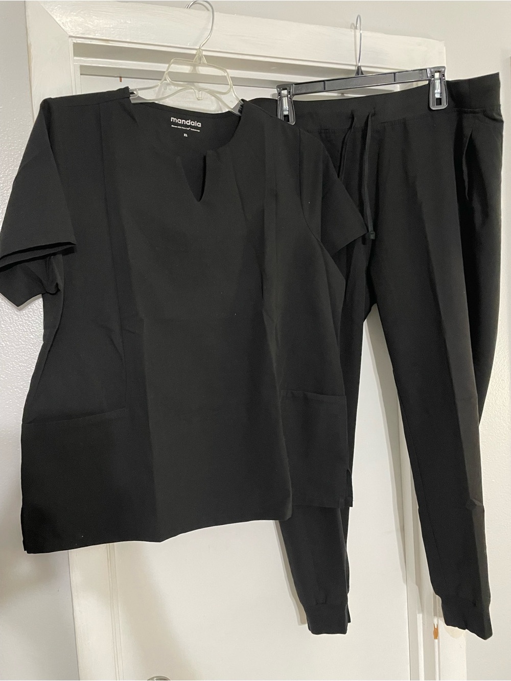 XL Mandala Women’s Black Scrub Top & jogger Pants Set